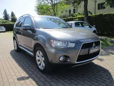 Usata Mitsubishi Outlander Instyle 156 CV (114 kW) 2011 Grigio SUV