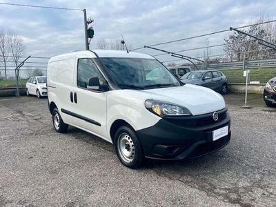 Usata Fiat Doblò Easy Plus 95 CV (69 kW) 2021 Bianco Monovolume