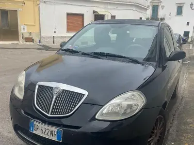 Usata Lancia Ypsilon 75 CV (55 kW) 2008 Nero Utilitaria