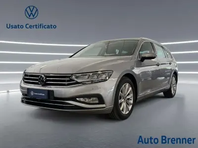 Usata VW Passat Business 150 CV (110 kW) 2023 Pyrit silver metallizzato Station wagon