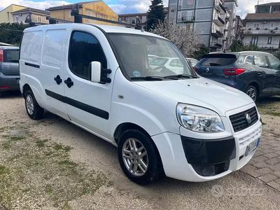 Usata Fiat Doblò 105 CV (77 kW) 2009 Bianco Monovolume