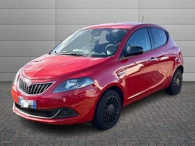 Begagnad Lancia Ypsilon Silver 69 HK (50 kW) 2023 Röd Halvkombi