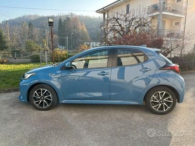 Usata Toyota Yaris Hybrid 2020 Blu Berlina