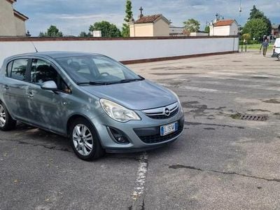 Usata Opel Corsa 95 CV (69 kW) 2011 Argento Berlina