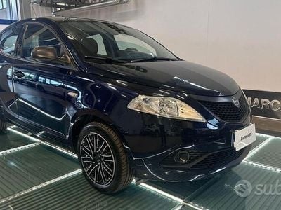 Usata Lancia Ypsilon 69 CV (50 kW) 2018 Blu Utilitaria