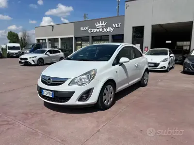 Usata Opel Corsa 86 CV (63 kW) 2011 Bianco Utilitaria