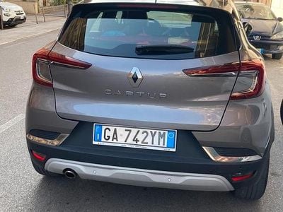 Usata Renault Captur 100 CV (73 kW) 2020 Grigio SUV