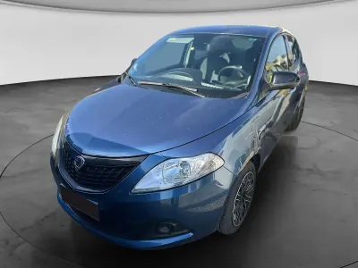 Usata Lancia Ypsilon Silver 70 CV (51 kW) 2023 Blu Utilitaria
