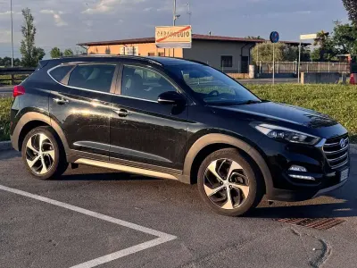 Usata Hyundai Tucson Xpossible 141 CV (103 kW) 2017 Nero SUV