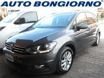 Usata VW Touran Comfortline 110 CV (80 kW) 2017 Grigio Monovolume