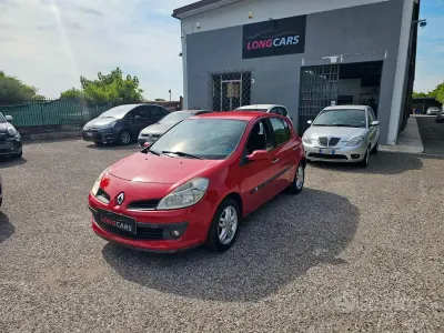 Usata Renault Clio II Dynamique 101 CV (74 kW) 2008 Rosso Berlina