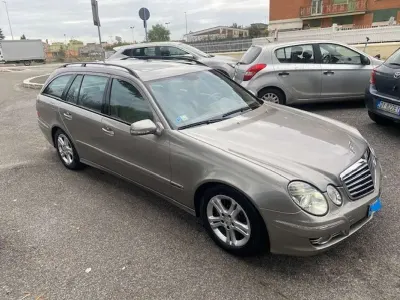 Usata Mercedes E220 Avantgarde 170 CV (125 kW) 2007 Argento Station wagon