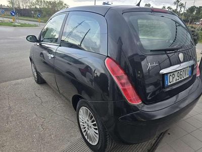 Usata Lancia Ypsilon 80 CV (58 kW) 2004 Nero Utilitaria