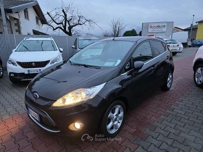 Begagnad Ford Fiesta 82 HK (60 kW) 2013 Svart Halvkombi
