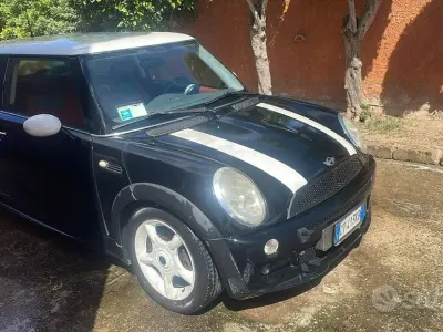 Usata Mini Cooper 116 CV (85 kW) 2005 Nero Utilitaria