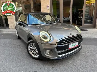 Usata Mini Cooper D Hype 116 CV (85 kW) 2018 Grigio Utilitaria