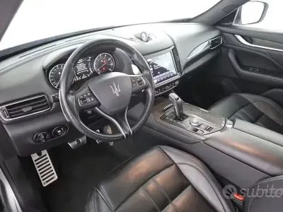 Usata Maserati Levante GT 330 CV (242 kW) 2023 Grigio SUV