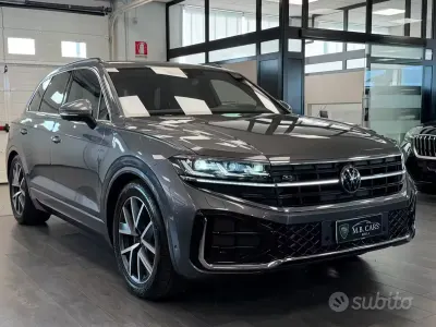 Usata VW Touareg R-line 286 CV (210 kW) 2024 Grigio SUV