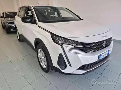 Usata Peugeot 5008 Active 131 CV (96 kW) 2023 Bianco SUV