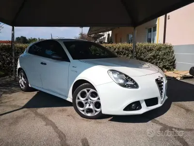 Gebraucht Alfa Romeo Giulietta Sprint 105 PS (77 kW) 2015 Weiß Kleinwagen