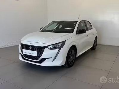 Usata Peugeot 208 Allure 101 CV (74 kW) 2022 Bianco Utilitaria
