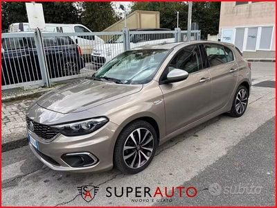 Usata Fiat Tipo Easy 120 CV (88 kW) 2016 Marrone Berlina