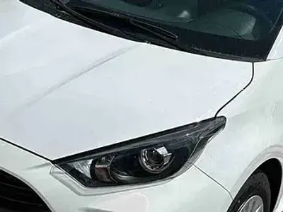 Usata Toyota Yaris Active 116 CV (85 kW) 2021 Grigio Utilitaria