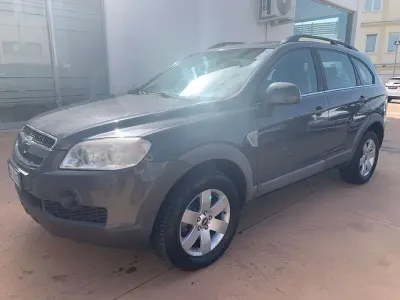 Usata Chevrolet Captiva LS 150 CV (110 kW) 2010 Grigio SUV