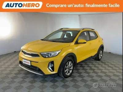 Second-hand Kia Stonic Urban 84 CP (61 kW) 2022 Galben SUV