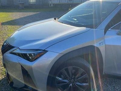 Usata Lexus UX Sport Line 145 CV (106 kW) 2020 Argento SUV