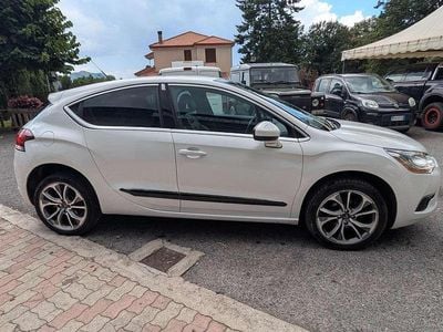 Usata Citroën DS4 Chic 120 CV (88 kW) 2015 Bianco Utilitaria