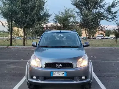 Usata Daihatsu Terios 105 CV (77 kW) 2006 Grigio SUV