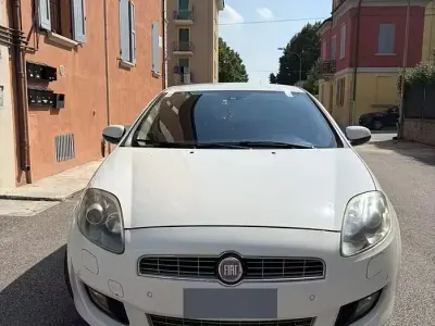 Usata Fiat Bravo 120 CV (88 kW) 2011 Bianco Utilitaria