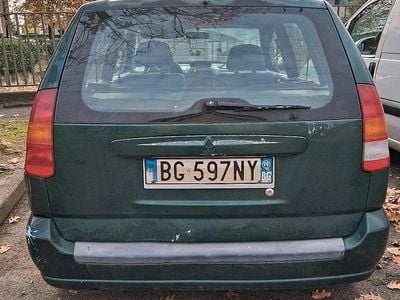 Usata Mitsubishi Colt 75 CV (55 kW) 1999 Verde Berlina