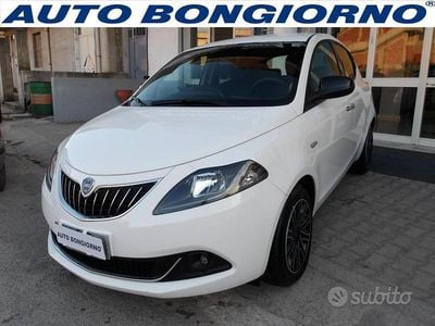 Usata Lancia Ypsilon Gold 69 CV (50 kW) 2023 Blu Utilitaria