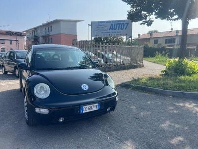 Usata VW New Beetle 102 CV (75 kW) 2002 Nero Utilitaria