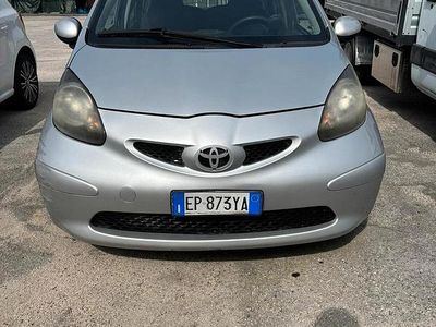 Usata Toyota Aygo Sol 54 CV (39 kW) 2007 Grigio Utilitaria