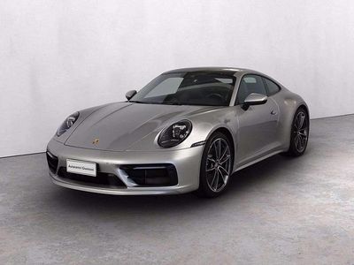 Usata Porsche 911 Carrera 4 385 CV (283 kW) 2021 Argento gt metallizzato Coupé