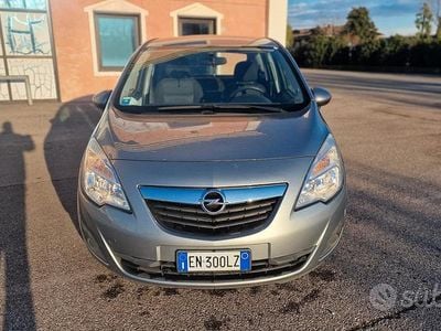Usata Opel Meriva Cosmo 101 CV (74 kW) 2012 Grigio Monovolume