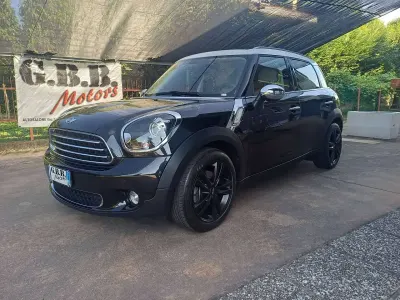 Usata Mini Cooper D Countryman 111 CV (81 kW) 2014 Nero tetto bianco SUV