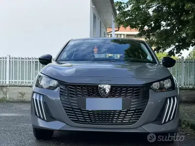 Usata Peugeot 208 Active 75 CV (55 kW) 2024 Grigio Utilitaria
