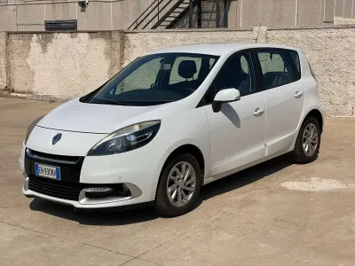 Usata Renault Scénic III 110 CV (80 kW) 2012 Bianco Monovolume