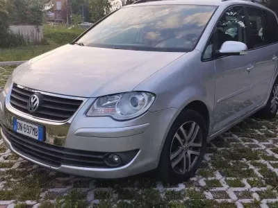 Usata VW Touran Highline 109 CV (80 kW) 2008 Argento Monovolume