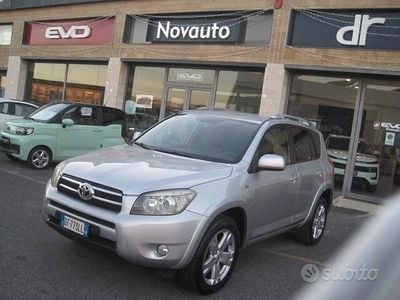 Argento Usata 2009 Toyota RAV4 Luxury Berlina | 7900 € (Buon prezzo)