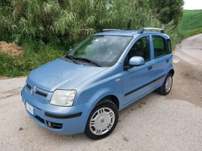 Usata Fiat Panda Dynamic 77 CV (56 kW) 2011 Blu/azzurro Utilitaria