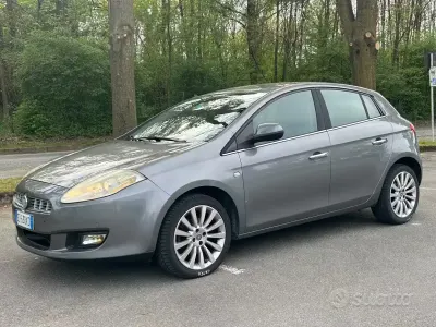 Usata Fiat Bravo Emotion 120 CV (88 kW) 2010 Bronzo Utilitaria