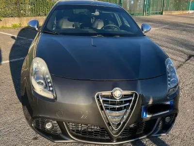 Usata Alfa Romeo Giulietta Exclusive 170 CV (125 kW) 2013 Grigio Utilitaria