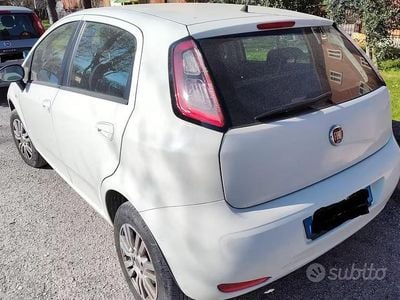 Usata Fiat Punto 77 CV (56 kW) 2013 Utilitaria