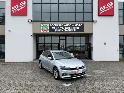 Używany VW Polo Comfortline 90 KM (66 kW) 2020 Szary Hatchback