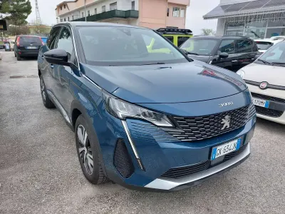 Usata Peugeot 3008 Allure 131 CV (96 kW) 2023 Blu/azzurro SUV